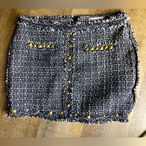 Leigh Nants tweed skirt women’s small black white frayed gold tone pyramids